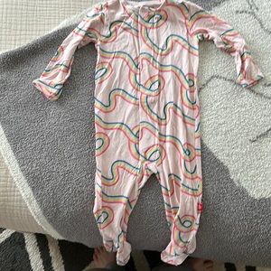 Magnetic Me Rainbow swirl footies
